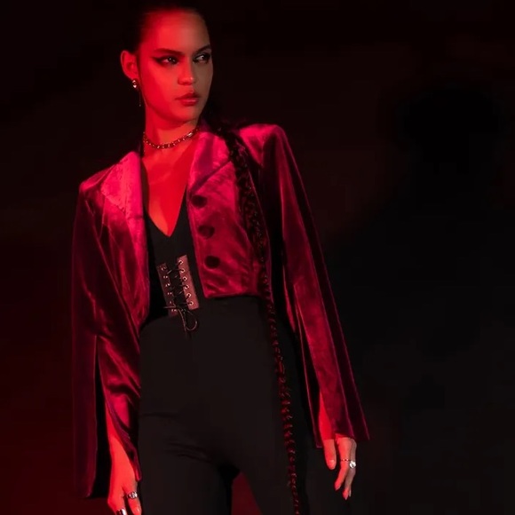 Blackmilk “SOME VELVET MORNING CROPPED JACKET - LIMITED” Size 8 US/12 AUST NWT - Picture 15 of 16